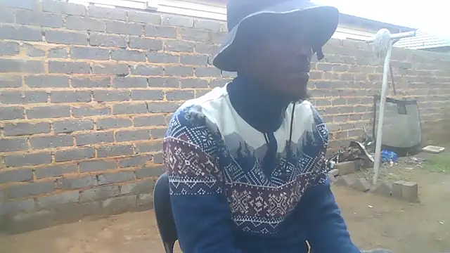 Snapshot of cuminsidebby chatting on December 4, 8:01 am cuminsidebby online show from December 4, 8:01 am