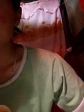 Snapshot of Phuongphuongg chatting on September 10, 5:29 am Phuongphuongg online show from September 10, 5:29 am