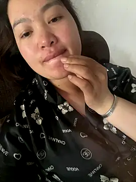 Nhung584 online show from November 8, 8:14 am