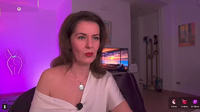 Snapshot of Witch_in_Silk chatting on November 5, 5:46 pm Witch in Silk online show from November 5, 5:46 pm