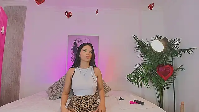 LUNAA    online show from February 23, 3:59 am