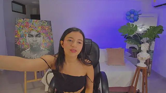LUNAA    online show from July 27, 3:24 am