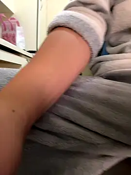 sonwmelt1 online show from November 11, 2:22 am