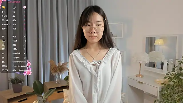 Snapshot of UdelaDodson chatting on September 14, 3:11 pm UdelaDodson online show from September 14, 3:11 pm