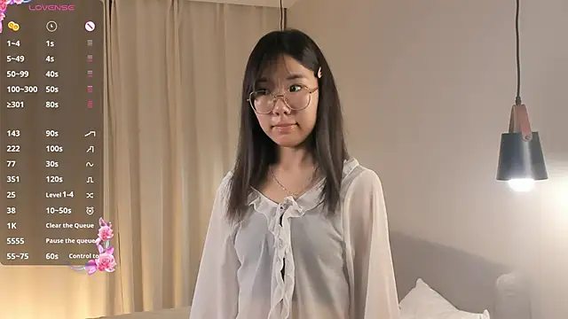 Snapshot of UdelaDodson chatting on September 17, 3:03 pm UdelaDodson online show from September 17, 3:03 pm