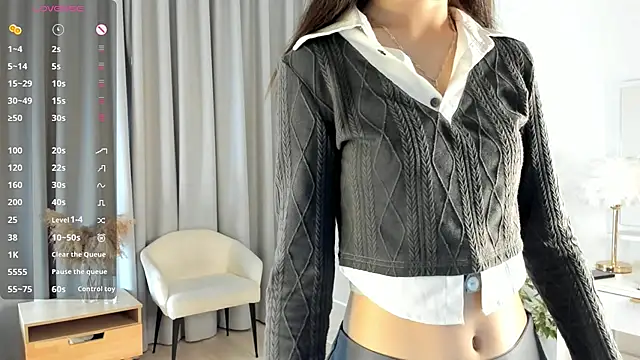 Snapshot of UdelaDodson chatting on October 28, 1:53 am UdelaDodson online show from October 28, 1:53 am