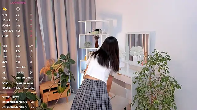 Snapshot of UdelaDodson chatting on November 11, 3:06 am UdelaDodson online show from November 11, 3:06 am