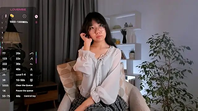 Snapshot of UdelaDodson chatting on November 30, 1:09 am UdelaDodson online show from November 30, 1:09 am