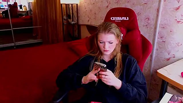 Jenny Skinner20 online show from November 9, 4:05 pm