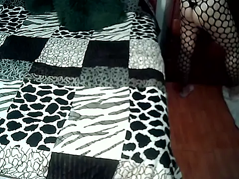 Snapshot of FallsForHerSmile chatting on September 11, 3:23 pm FallsForHerSmile online show from September 11, 3:23 pm