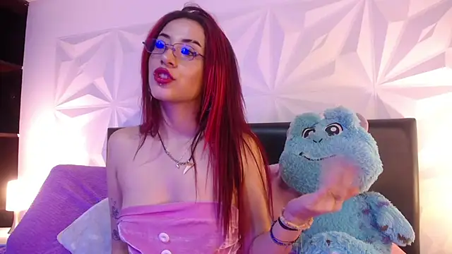 Snapshot of Mia_Lou_ chatting on September 15, 7:47 pm Mia Lou online show from September 15, 7:47 pm