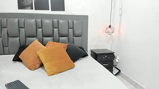 dakota roussee online show from June 25, 11:48 am