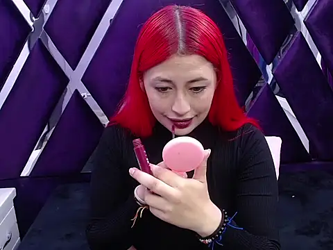 Snapshot of Melody_Klum_ chatting on October 9, 1:42 pm Melody Klum online show from October 9, 1:42 pm