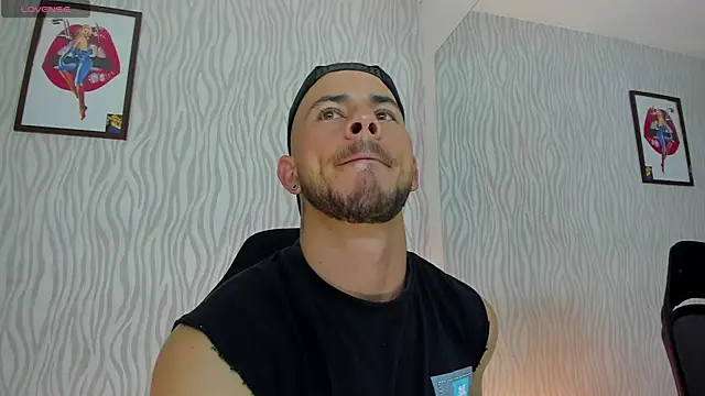 Snapshot of dylan_jacobx chatting on October 3, 2:52 am dylan jacobx online show from October 3, 2:52 am