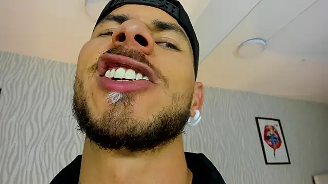 Snapshot of dylan_jacobx chatting on October 15, 11:10 am dylan jacobx online show from October 15, 11:10 am