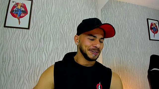 Snapshot of dylan_jacobx chatting on October 26, 1:55 am dylan jacobx online show from October 26, 1:55 am