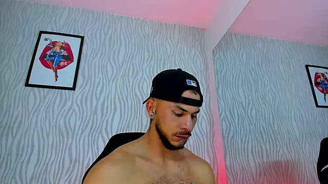 Snapshot of dylan_jacobx chatting on November 12, 3:18 am dylan jacobx online show from November 12, 3:18 am