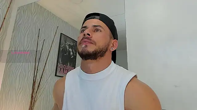 Snapshot of dylan_jacobx chatting on May 25, 2:39 am dylan jacobx online show from May 25, 2:39 am