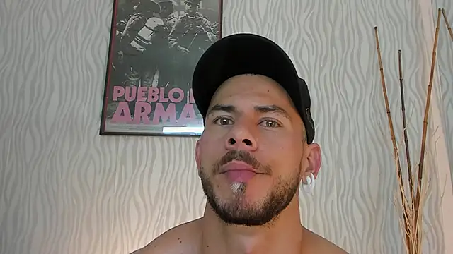 Snapshot of dylan_jacobx chatting on June 14, 4:03 am dylan jacobx online show from June 14, 4:03 am
