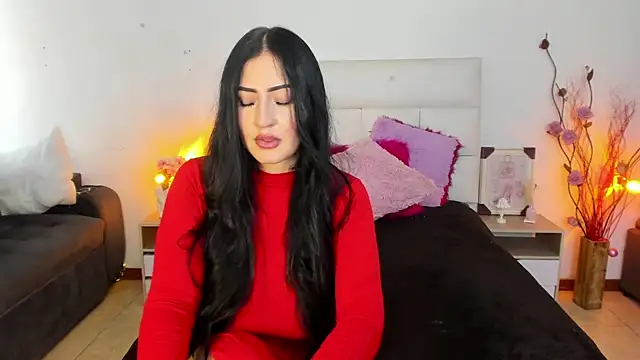 hannahdvil1 online show from September 25, 12:31 pm