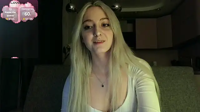 white liillyy online show from October 5, 7:45 pm