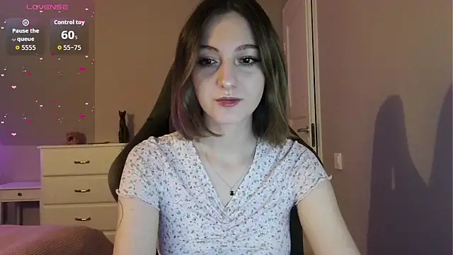 white liillyy online show from June 15, 7:49 pm