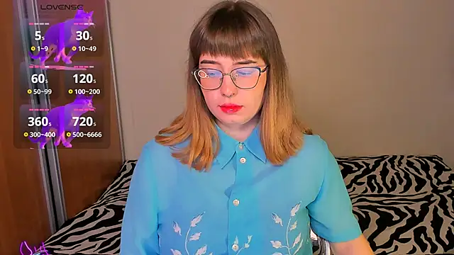 Snapshot of just_fucked777 chatting on November 6, 3:29 am just fucked777 online show from November 6, 3:29 am