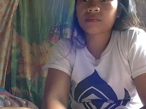 Snapshot of precious_lyn chatting on October 17, 3:42 am precious lyn online show from October 17, 3:42 am