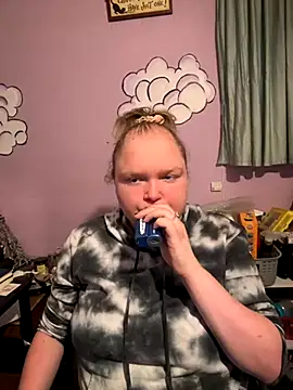 KadiSparkle online show from November 1, 11:51 pm