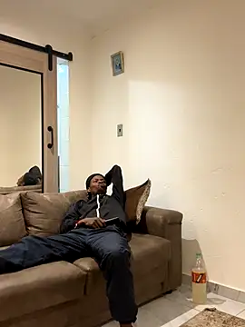 Snapshot of AllDayBbC chatting on November 3, 4:52 pm AllDayBbC online show from November 3, 4:52 pm