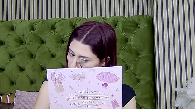 LunaHart online show from November 30, 2:10 pm