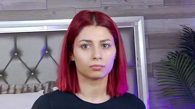 LunaHart online show from February 26, 5:17 am