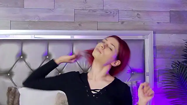 LunaHart online show from March 4, 4:07 am