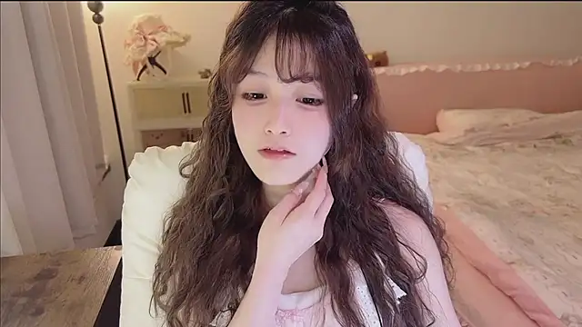 Snapshot of FuFu-puff chatting on March 23, 4:44 pm FuFu-puff online show from March 23, 4:44 pm