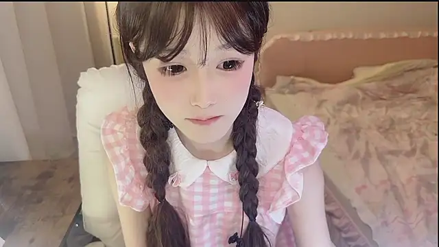 Snapshot of FuFu-puff chatting on April 20, 9:45 am FuFu-puff online show from April 20, 9:45 am