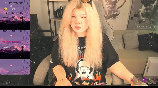 LilithNelson online show from October 22, 5:45 pm