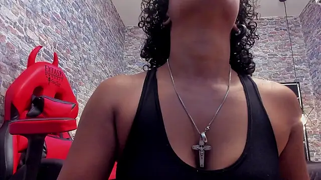 Snapshot of WILD_FIREE_ chatting on February 23, 7:33 pm WILD FIREE online show from February 23, 7:33 pm