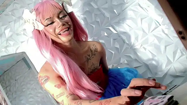 Snapshot of hugecockbabe chatting on October 5, 12:36 pm hugecockbabe online show from October 5, 12:36 pm