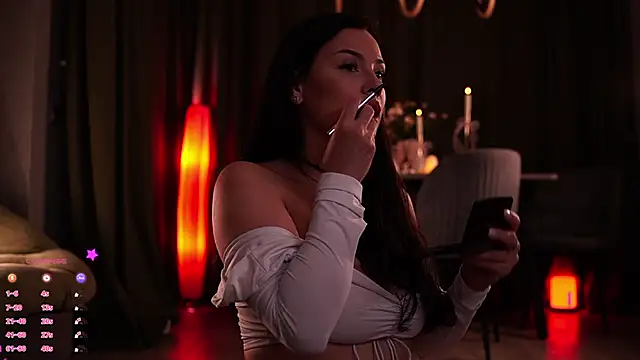 MaryHols online show from October 26, 4:24 pm