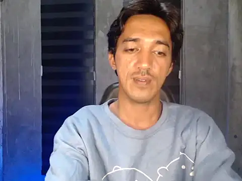 Snapshot of RowyCam chatting on December 17, 2:34 pm RowyCam online show from December 17, 2:34 pm