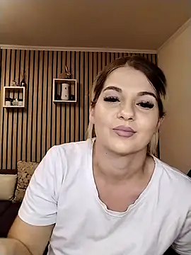 Mayaaaaaa  online show from November 17, 9:31 pm