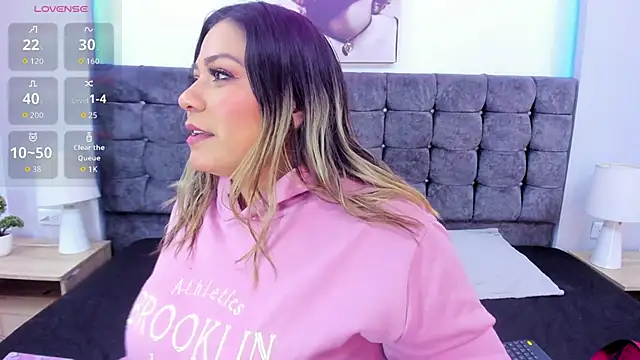 isabella horney  online show from November 6, 8:21 pm