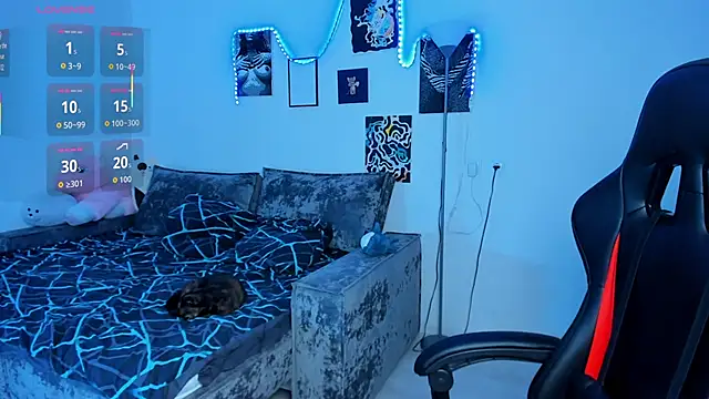 cute little ass online show from October 5, 6:06 pm