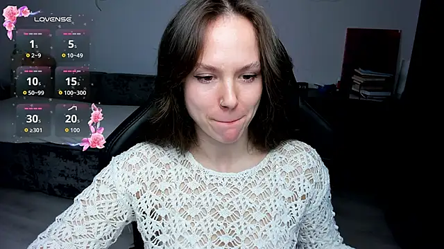cute little ass online show from April 17, 4:10 pm