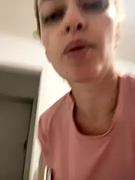 Snapshot of Alerquinasc chatting on October 2, 7:37 am Alerquinasc online show from October 2, 7:37 am