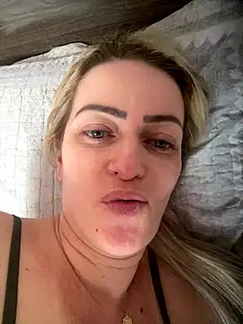 Snapshot of Alerquinasc chatting on November 3, 4:30 pm Alerquinasc online show from November 3, 4:30 pm