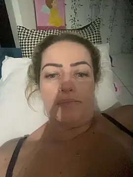 Snapshot of Alerquinasc chatting on November 16, 7:14 am Alerquinasc online show from November 16, 7:14 am