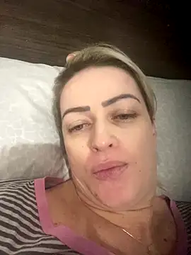 Snapshot of Alerquinasc chatting on December 16, 6:29 am Alerquinasc online show from December 16, 6:29 am