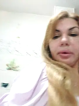 Snapshot of Alisasex@xh chatting on September 22, 7:32 am Alisasexxh online show from September 22, 7:32 am