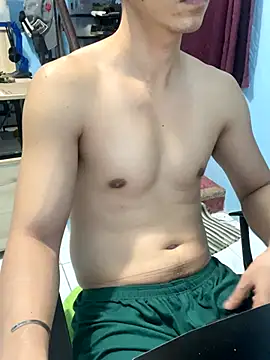 Snapshot of ieat_monsters chatting on November 15, 3:52 pm ieat monsters online show from November 15, 3:52 pm